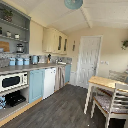 Kevara Shepherds Hut Finstown Exterior photo